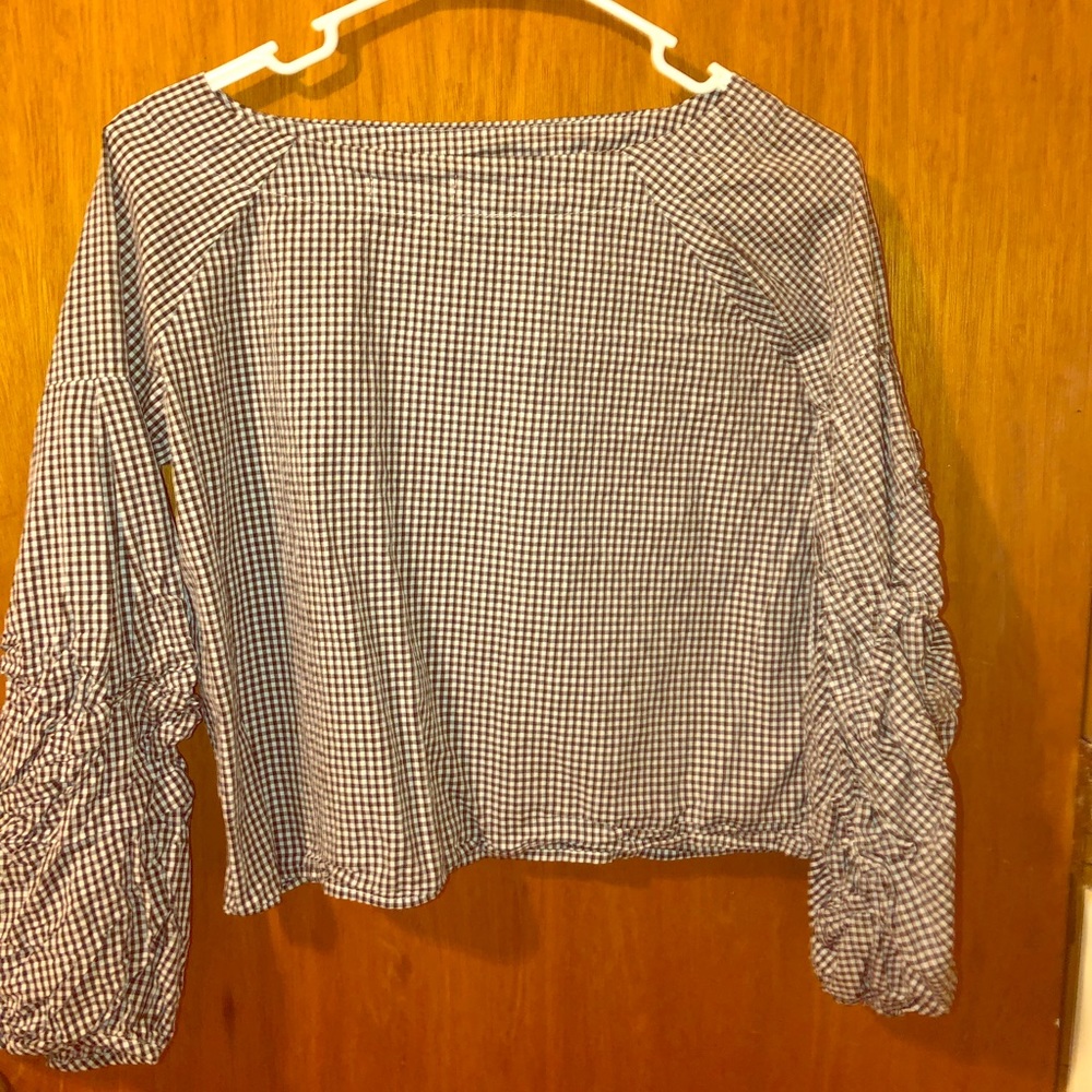 long sleeve shirt, cropped